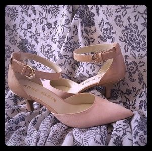 Pale Pink Dress Pump